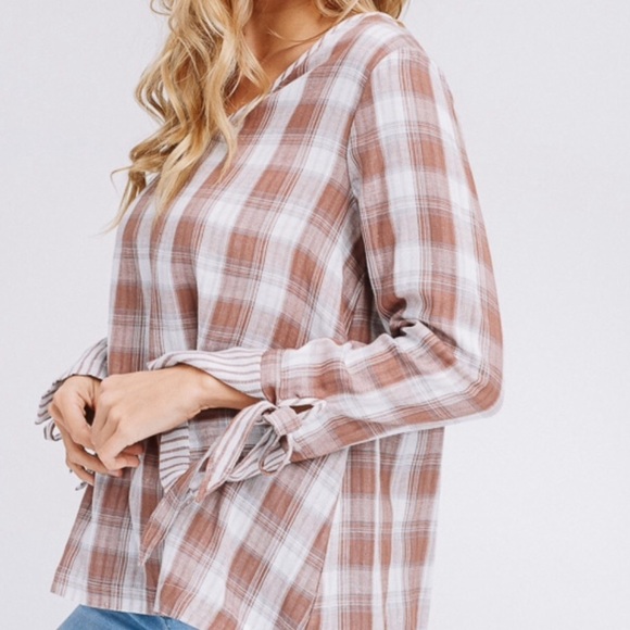 Crescent Plaid Top - Picture 2 of 5